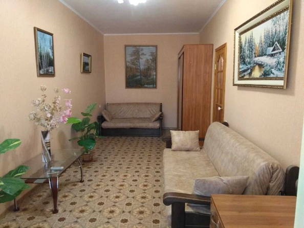 
   Продам 1-комнатную, 42 м², Гребенская ул, 58А

. Фото 1.