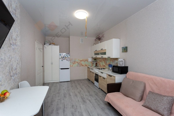 
   Продам 2-комнатную, 57.2 м², Любимово мкр, 18

. Фото 3.