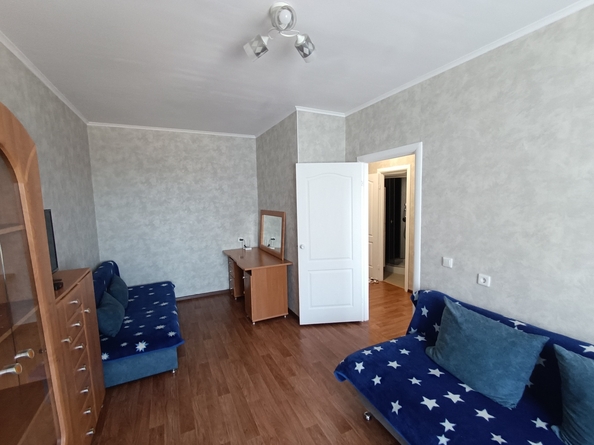 
   Продам 1-комнатную, 38 м², адмирала Меньшикова б-р, 11

. Фото 11.