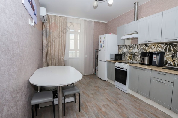 
   Продам 1-комнатную, 38.3 м², Героя Георгия Бочарникова ул, 1

. Фото 4.