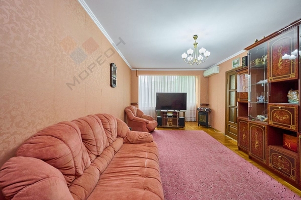 
   Продам 4-комнатную, 75.1 м², Платановый б-р, 9

. Фото 1.