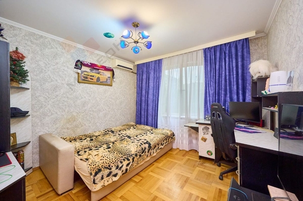 
   Продам 4-комнатную, 75.1 м², Платановый б-р, 9

. Фото 18.