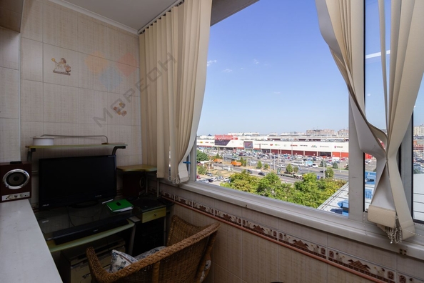 
   Продам 3-комнатную, 74.5 м², Дзержинского ул, 215

. Фото 28.