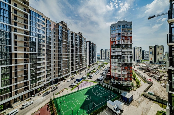 
   Продам 2-комнатную, 51 м², Западный Обход ул, 39/1к2

. Фото 20.