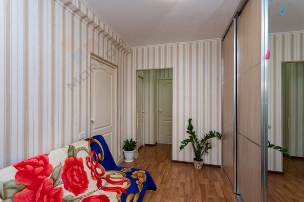 
   Продам 2-комнатную, 61 м², Генерала Трошева Г.Н. ул, 17

. Фото 2.