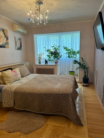 
   Продам 3-комнатную, 73 м², Думенко ул, 14

. Фото 2.