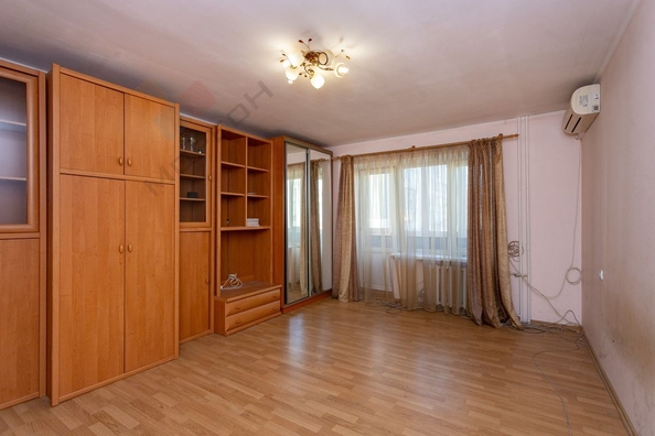 
   Продам 2-комнатную, 57 м², Сормовская ул, 193/1

. Фото 4.