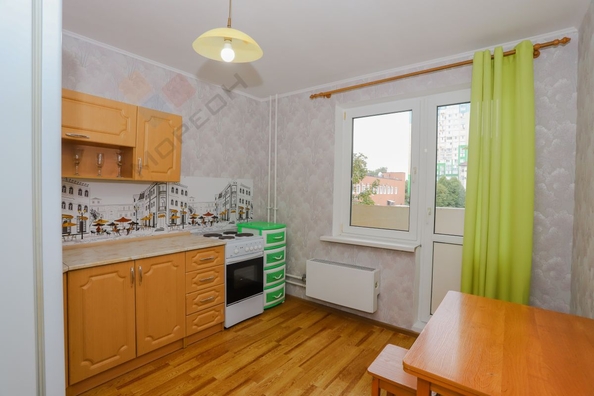 
   Продам 1-комнатную, 39.5 м², Карякина ул, 15

. Фото 2.