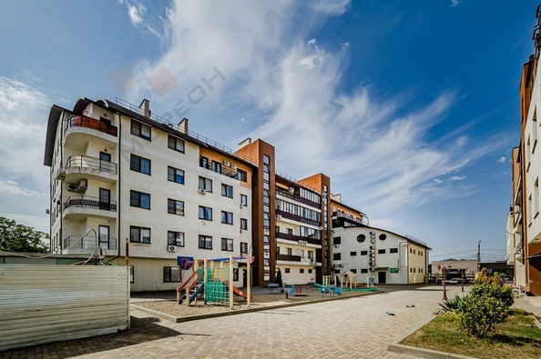 
   Продам 2-комнатную, 57.1 м², Средняя ул, 81/3

. Фото 18.