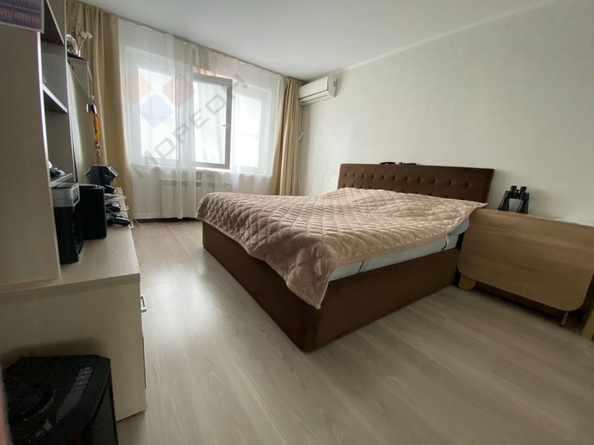 
   Продам 2-комнатную, 56.2 м², Краевая ул, 1/3

. Фото 5.