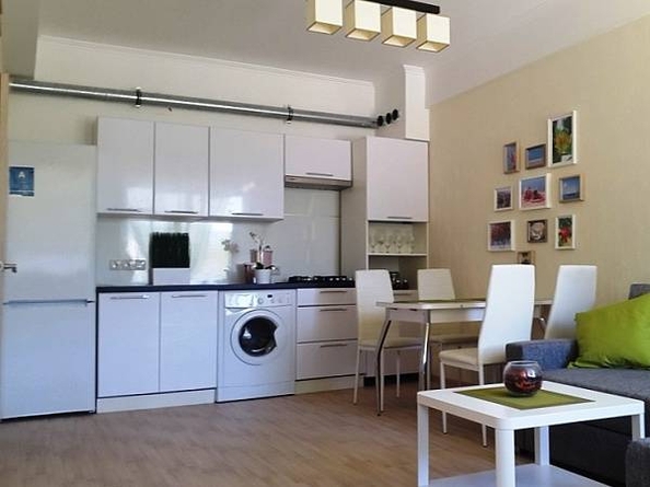 
   Продам 3-комнатную, 88.6 м², Романтиков ул, 2/5

. Фото 1.