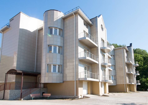 
   Продам 2-комнатную, 99 м², Магнитогорский пер, 2/1к2

. Фото 2.