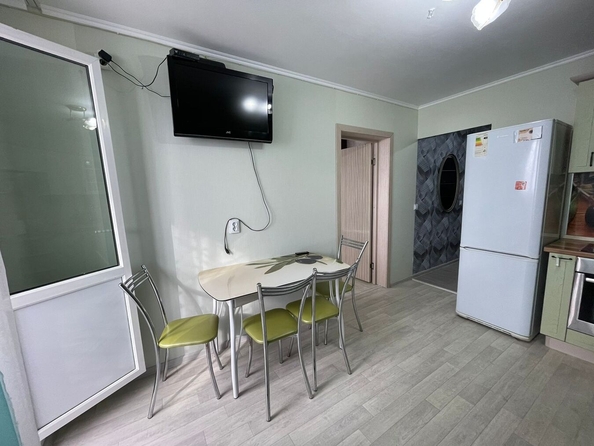 
   Продам 1-комнатную, 31 м², Ленина ул, 237

. Фото 14.