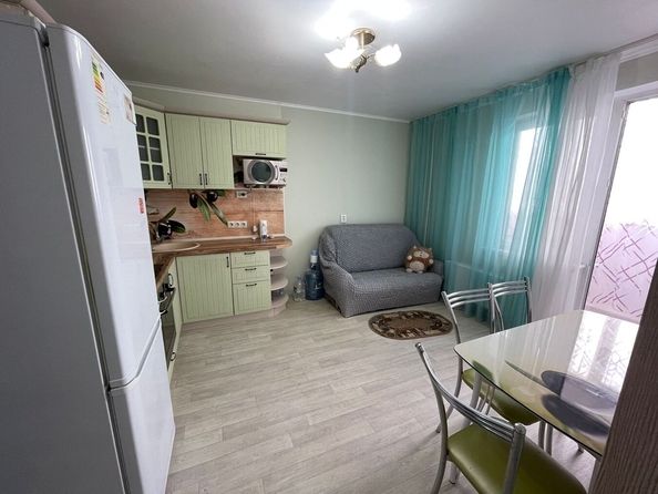 
   Продам 1-комнатную, 31 м², Ленина ул, 237

. Фото 1.