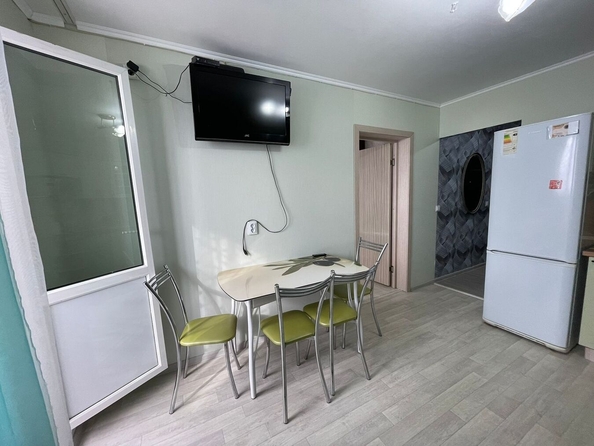 
   Продам 1-комнатную, 31 м², Ленина ул, 237

. Фото 2.