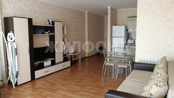 
   Продам 1-комнатную, 40 м², Полтавская ул, 19/6

. Фото 1.