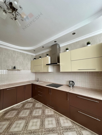 
   Продам 1-комнатную, 47 м², Архитектора Петина ул, 18/2

. Фото 2.