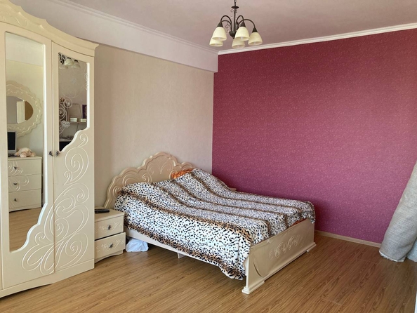 
   Продам 3-комнатную, 82 м², Фермерская ул, 35

. Фото 3.