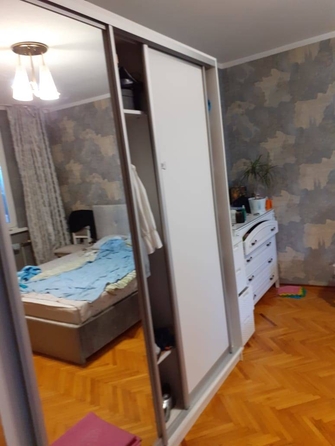 
   Продам 3-комнатную, 61 м², Вишневая ул, 4

. Фото 3.