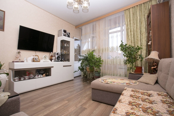 
   Продам 2-комнатную, 76 м², Ленина ул, 256/6

. Фото 2.