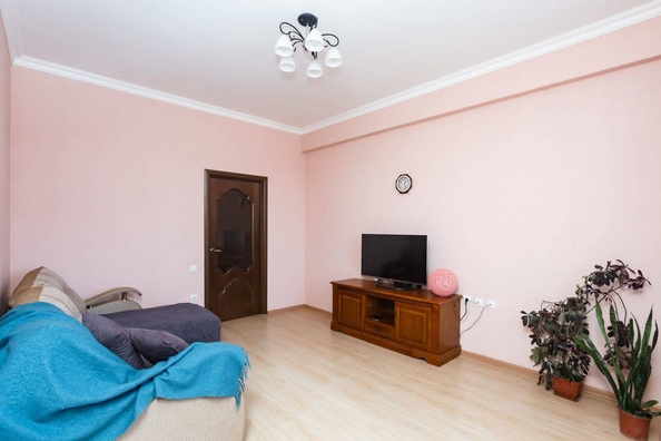 
   Продам 1-комнатную, 32 м², Макаренко ул, 8

. Фото 2.