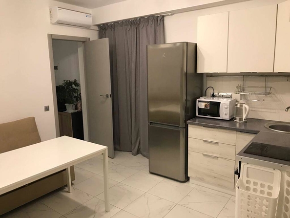 
   Продам 1-комнатную, 27 м², Вишневая ул, 38/4

. Фото 1.