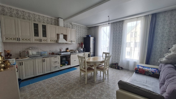 
   Продам 2-комнатную, 65.2 м², Изумрудная ул, 9/3

. Фото 1.