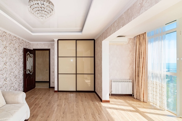 
   Продам 3-комнатную, 84 м², Виноградная ул, 4

. Фото 31.