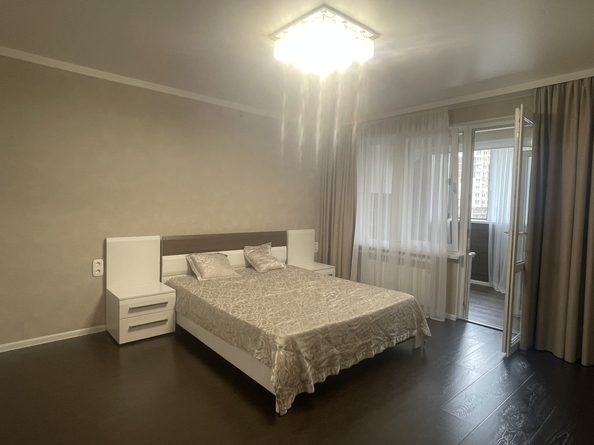 
   Продам 2-комнатную, 66 м², Ленина ул, 175

. Фото 1.