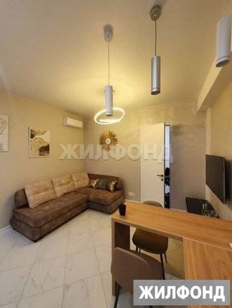 
   Продам 3-комнатную, 60 м², Гастелло ул, 28к1

. Фото 1.