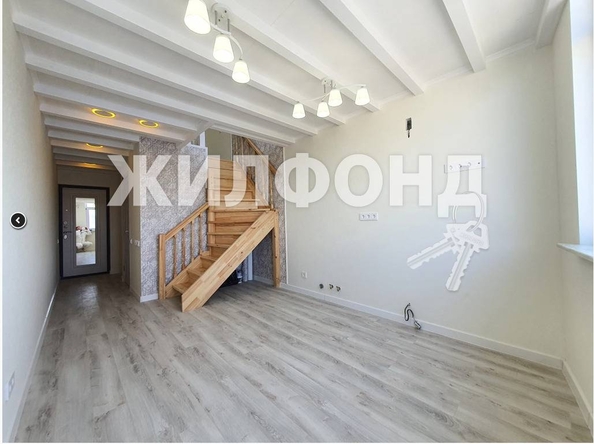 
   Продам 2-комнатную, 53 м², Лысая гора ул, 10г

. Фото 9.