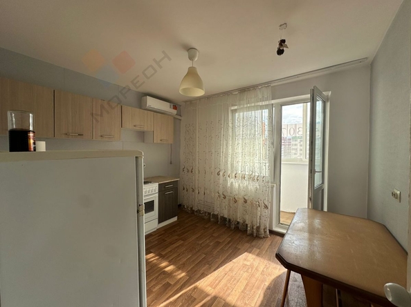 
   Продам 1-комнатную, 37.9 м², Генерала Трошева Г.Н. ул, 35

. Фото 4.