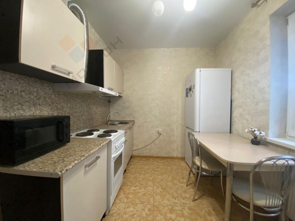 
   Продам 1-комнатную, 32 м², Героев-Разведчиков ул, 10

. Фото 1.