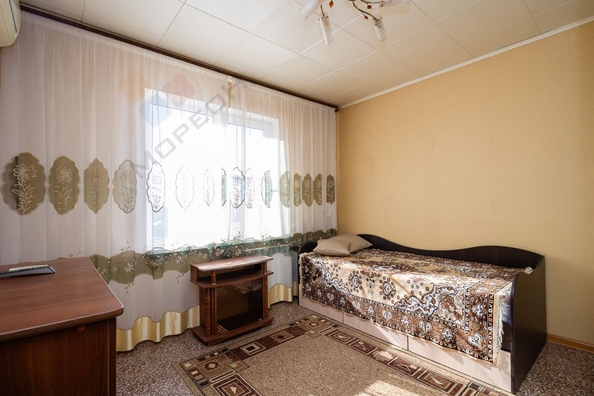 
   Продам 3-комнатную, 73.6 м², Ставропольская ул, 170

. Фото 19.