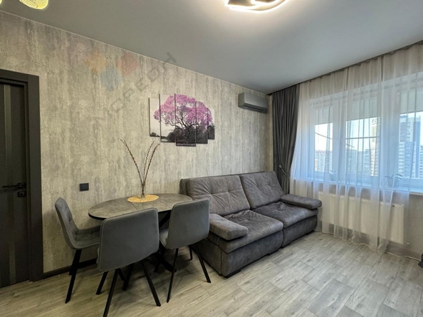 
   Продам 2-комнатную, 54 м², Героя Сарабеева В.И. ул, 5к5

. Фото 5.