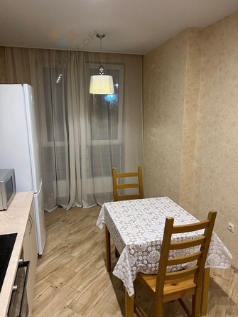 
   Продам 1-комнатную, 40 м², Симиренко ул, 16

. Фото 2.