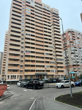 
   Продам 1-комнатную, 40.2 м², Евгении Жигуленко ул, 7

. Фото 1.