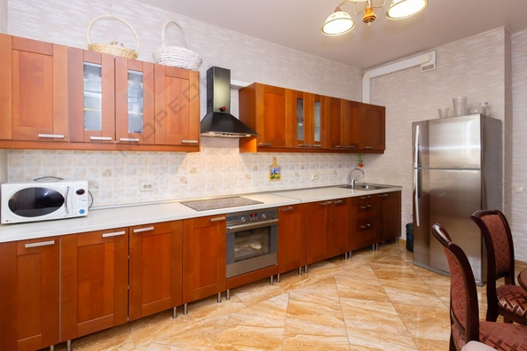 
   Продам 1-комнатную, 53 м², Думенко ул, 21/1

. Фото 5.