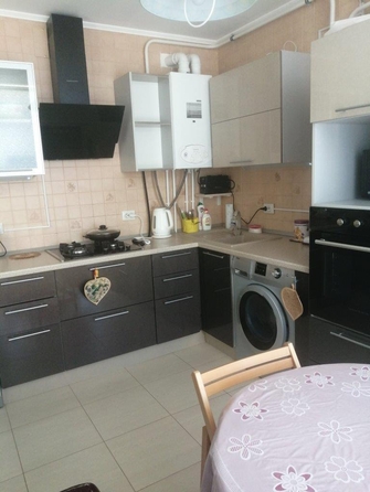 
   Продам 2-комнатную, 55 м², Рождественская ул, 57к2

. Фото 1.