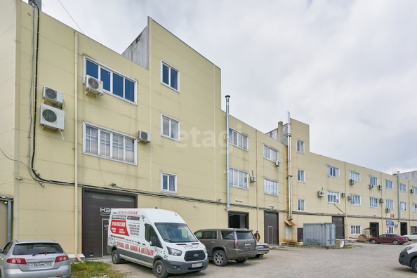 
   Продам офис, 1490 м², Уральская ул, 212/20

. Фото 3.