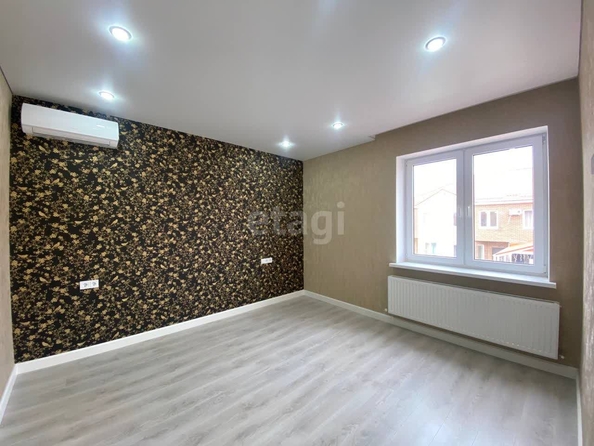 
   Продам таунхаус, 160 м², Краснодар

. Фото 1.