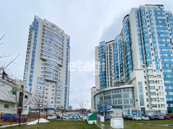 
   Продам 2-комнатную, 84.7 м², Кубанская Набережная ул, 37

. Фото 13.