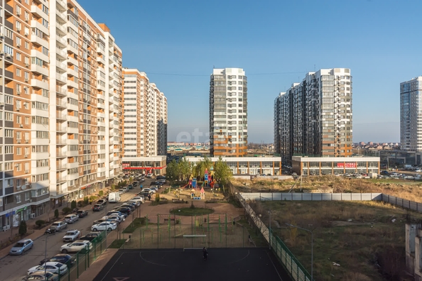 
   Продам 3-комнатную, 74.5 м², Командорская ул, 5/2

. Фото 16.