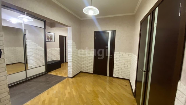 
   Продам 3-комнатную, 107.3 м², Промышленная ул, 33

. Фото 5.