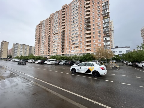 
   Продам 2-комнатную, 58.4 м², Домбайская ул, 12

. Фото 23.