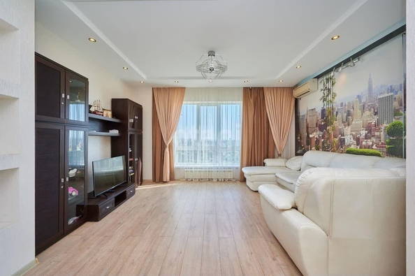 
   Продам 2-комнатную, 65.3 м², Кожевенная ул, 42/1

. Фото 5.