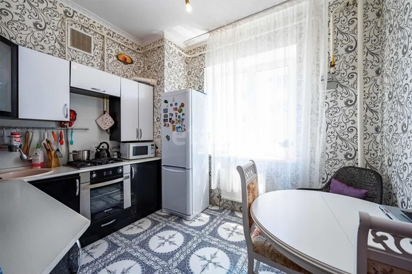 
   Продам 2-комнатную, 63.7 м², Черкасская ул, 109

. Фото 1.