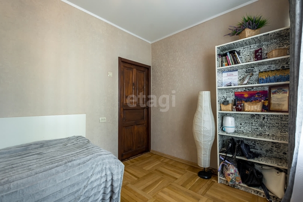 
   Продам 3-комнатную, 73.9 м², Кубанская Набережная ул, 100

. Фото 8.