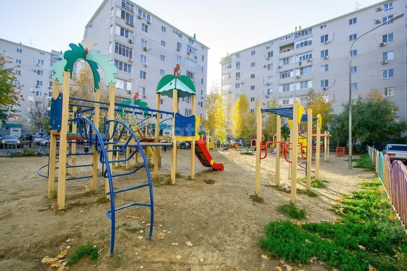 
   Продам 2-комнатную, 50.2 м², Черкасская ул, 105

. Фото 18.