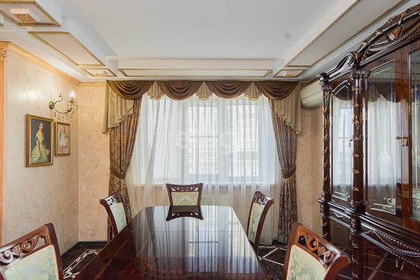 
   Продам 4-комнатную, 153 м², Клары Лучко б-р, 10

. Фото 25.